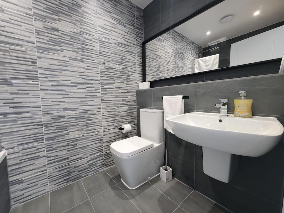 Paradigm Court, Modern 2-Bedroom Apartment F2, Оксфорд Екстериор снимка